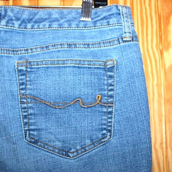 St. John's Bay Straight Leg Jeans - Size 14S - Picture 10 of 11